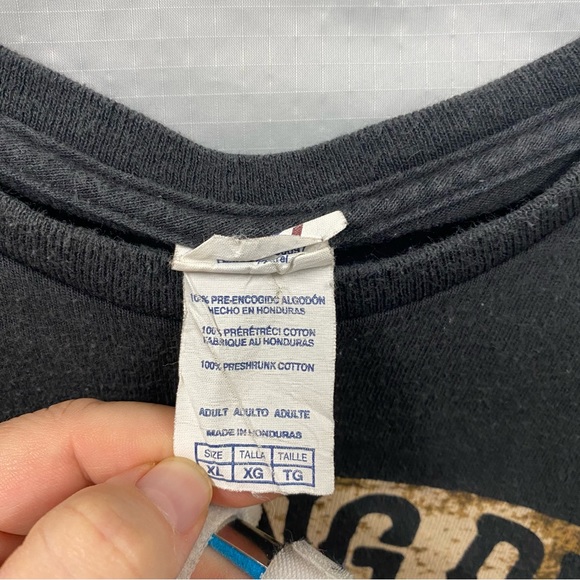 The Walking Dead Survivor Men tee in faded Black on a Delta Pro tee Size XLarge - Picture 3 of 5